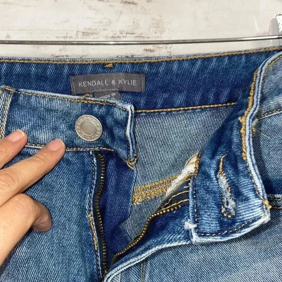 Kendall & Kylie High Rise Shorts - Picture 4 of 7